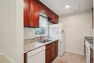 404 Cordova Green, Seminole, FL 33777 - Photo 32