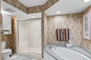 10671 Andrew Ln, Seminole, FL 33777 - Photo 20