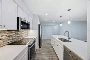 9481 Highland Oak Dr, Tampa, FL 33647 - Photo 8