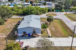 2201 Metro Dr, Ruskin, FL 33570 - Photo 2
