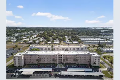 5521 80th Street N #511, Saint Petersburg, FL 33709 - Photo 1