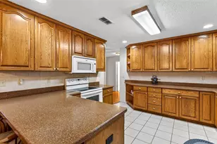 37821 Willingham Ave, Dade City, FL 33525 - Photo 14