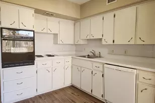 2402 Ecuadorian Way, Clearwater, FL 33763 - Photo 4