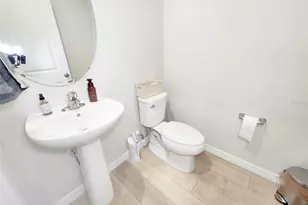 37114 Sagemoor Dr, Zephyrhills, FL 33541 - Photo 8