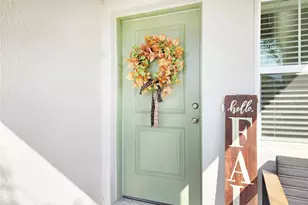 37114 Sagemoor Dr, Zephyrhills, FL 33541 - Photo 4