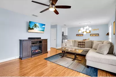 101 Pompano Drive SE #C, Saint Petersburg, FL 33705 - Photo 4