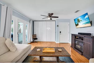 101 Pompano Drive SE #C, Saint Petersburg, FL 33705 - Photo 8