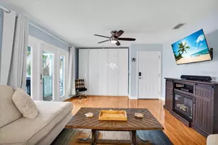 101 Pompano Dr SE, Saint Petersburg, FL 33705 - Photo 8