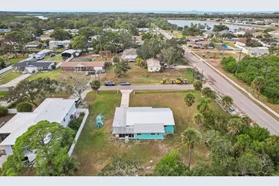 215 17th Street NW, Ruskin, FL 33570 - Photo 32