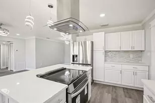 215 17th St NW, Ruskin, FL 33570 - Photo 8