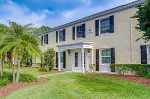 13693 Orange Sunset Dr, Tampa, FL 33618 - Photo 2