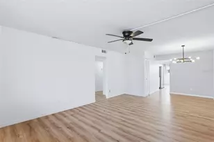5095 Bay St NE, Saint Petersburg, FL 33703 - Photo 6