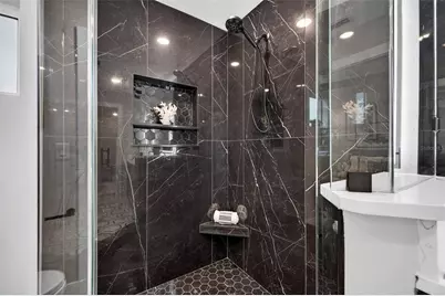 2540 34th Avenue N, Saint Petersburg, FL 33713 - Photo 32