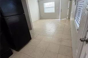 1006 Vine Ave Ave, Clearwater, FL 33755 - Photo 4