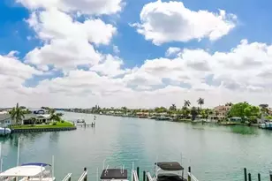 11605 3rd St E, Treasure Island, FL 33706 - Photo 4