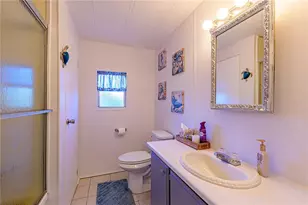 36708 Niles Dr, Zephyrhills, FL 33542 - Photo 28