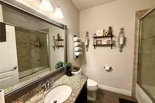 11104 Spring Point Cir, Riverview, FL 33579 - Photo 8