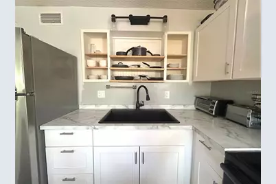 2275 62nd Avenue N #101, Saint Petersburg, FL 33702 - Photo 4