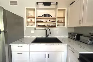 2275 62nd Ave N, Saint Petersburg, FL 33702 - Photo 4