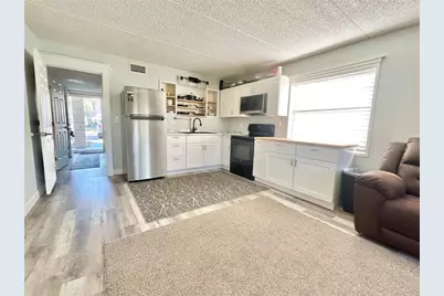 2275 62nd Avenue N #101, Saint Petersburg, FL 33702 - Photo 4