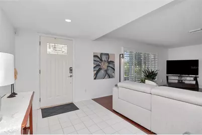 3991 38th Way S, Saint Petersburg, FL 33711 - Photo 2