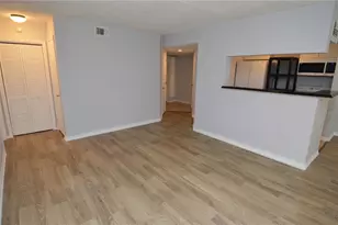 8649 Fancy Finch Dr, Tampa, FL 33614 - Photo 6