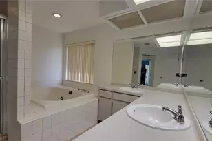 3024 Sandpiper Pl, Clearwater, FL 33762 - Photo 12
