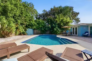 1249 Essex Dr N, Saint Petersburg, FL 33710 - Photo 20