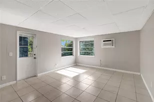 2317 E 110th Ave, Tampa, FL 33612 - Photo 26
