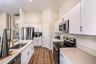 36736 Sagemoor Dr, Zephyrhills, FL 33541 - Photo 4