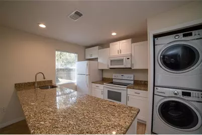 12410 N 59th Street #D, Tampa, FL 33617 - Photo 4