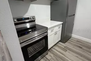 9119 Tudor Dr, Tampa, FL 33615 - Photo 8