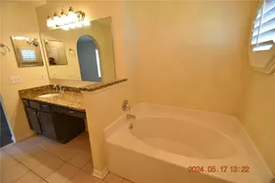 12923 Parkington Dr, Gibsonton, FL 33534 - Photo 20