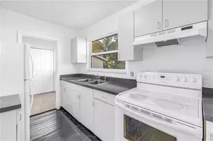 1012 Granville Ct N, Saint Petersburg, FL 33701 - Photo 28