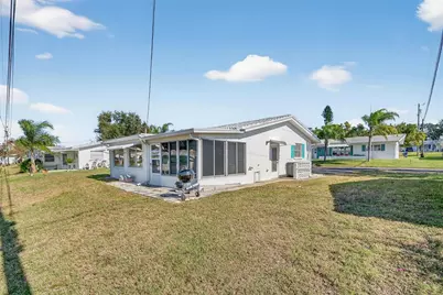 9238 140th Lane, Seminole, FL 33776 - Photo 4