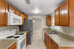 8229 Ravencroft Dr, Tampa, FL 33615 - Photo 10