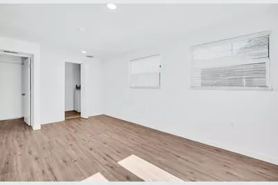 6055 7th Avenue S, Saint Petersburg, FL 33707 - Photo 12