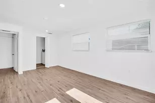 6055 7th Ave S, Saint Petersburg, FL 33707 - Photo 12