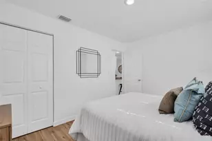 6055 7th Ave S, Saint Petersburg, FL 33707 - Photo 16