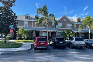 11604 Colony Lake Dr, Tampa, FL 33635 - Photo 6