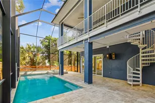 10555 Lake Breeze Dr, Seminole, FL 33772 - Photo 2