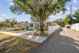1322 48th Ave N, Saint Petersburg, FL 33703 - Photo 4