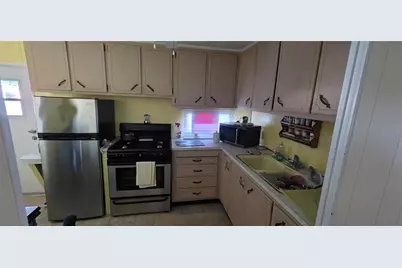 4676 66th Lane N #20, Saint Petersburg, FL 33709 - Photo 4