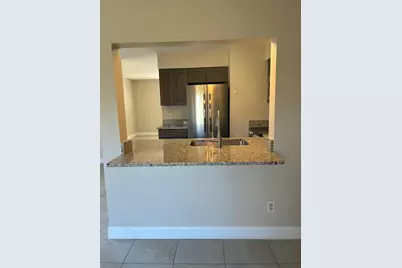 16513 Lake Brigadoon Cir, Tampa, FL 33618 - Photo 6