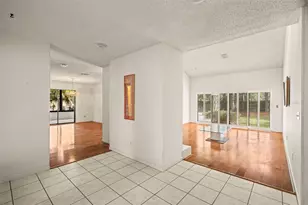 13603 Wilkes Dr, Tampa, FL 33618 - Photo 8