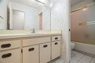 13603 Wilkes Dr, Tampa, FL 33618 - Photo 20