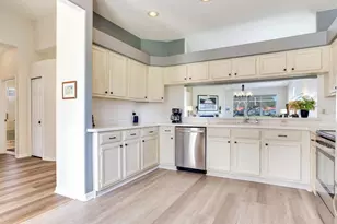 1277 Lindenwood Dr, Tarpon Springs, FL 34688 - Photo 10