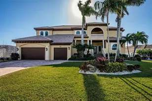 7986 9th Ave S, Saint Petersburg, FL 33707 - Photo 2