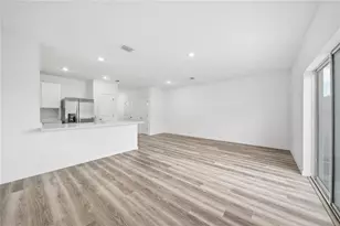 32495 Midsummer Night Ln, Wesley Chapel, FL 33543 - Photo 4