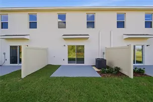 32495 Midsummer Night Ln, Wesley Chapel, FL 33543 - Photo 12